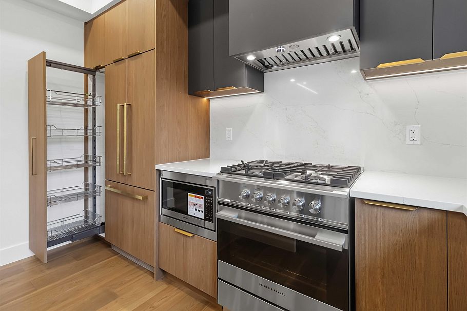 2 552 Kaslo Street Vancouver, BC - 9