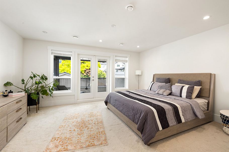 344 E 21 Street North Vancouver, BC - 17