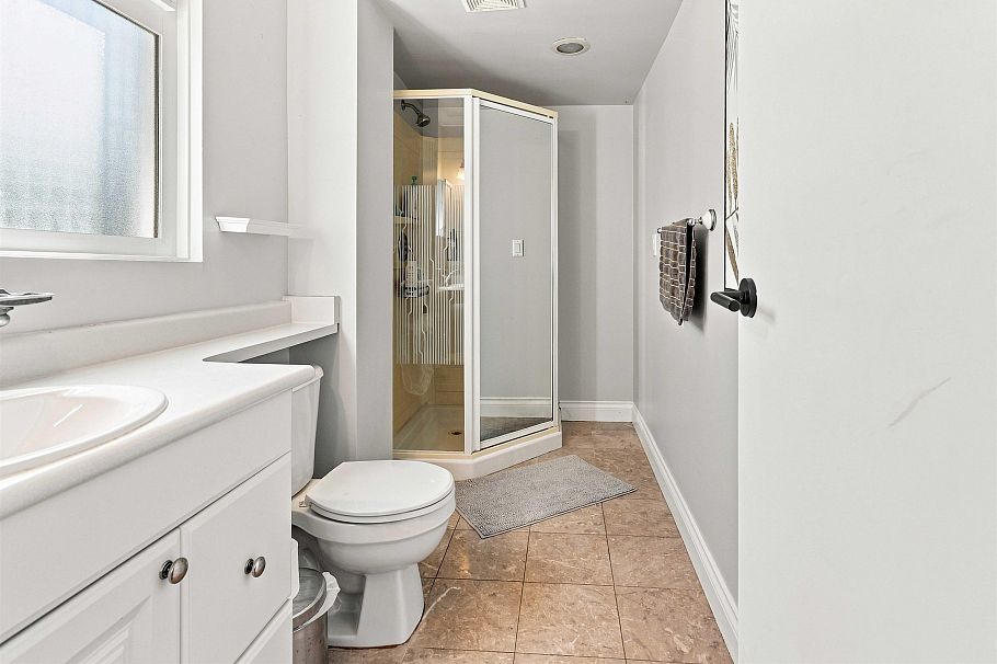 2764 Dundas Street Vancouver, BC - 9