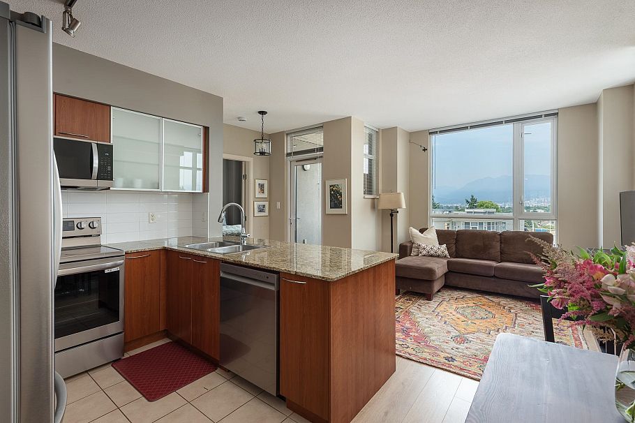 656 1483 E King Edward Avenue Vancouver, BC - 4