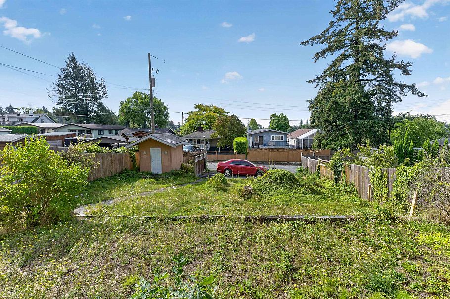 341 W 24th Street North Vancouver, BC - 33