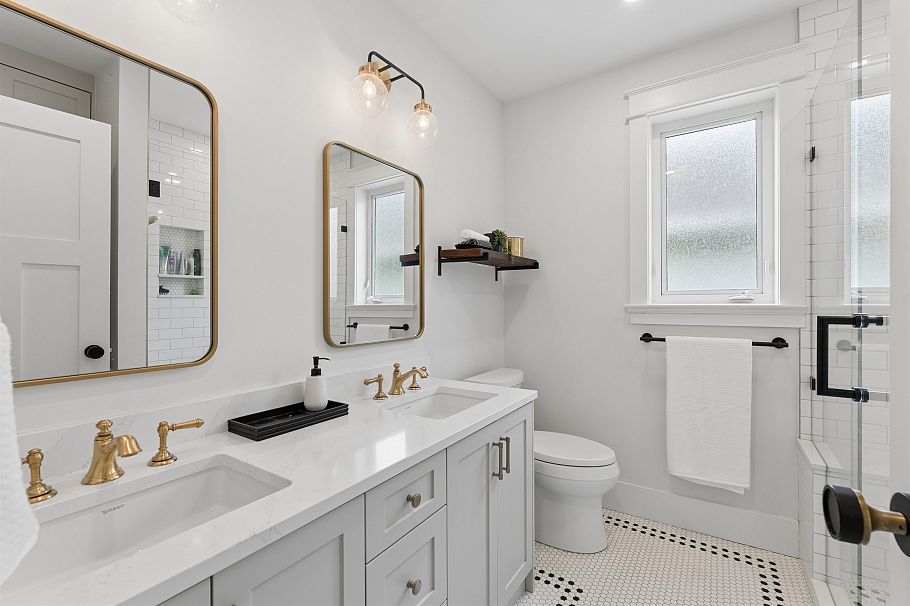 1250 E 11th Avenue Vancouver, BC - 18