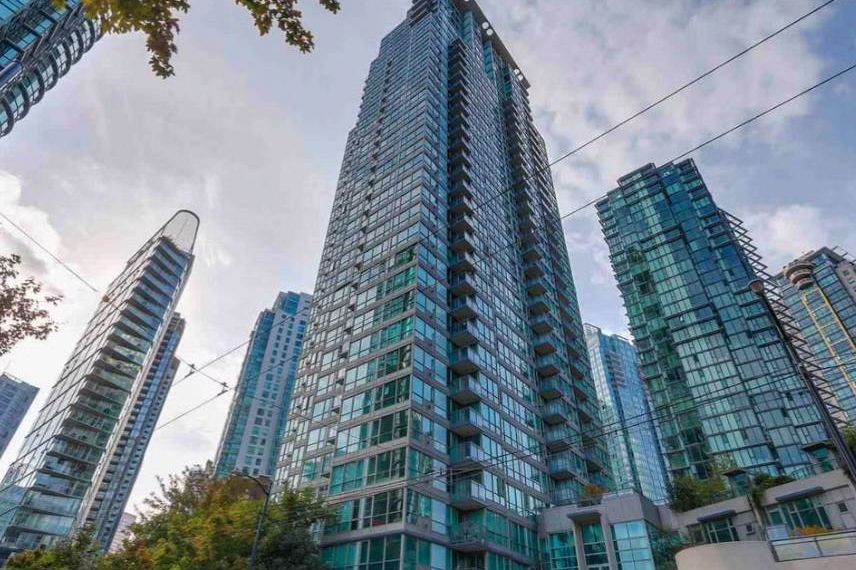 2206 1328 W Pender Street Vancouver, BC - 1