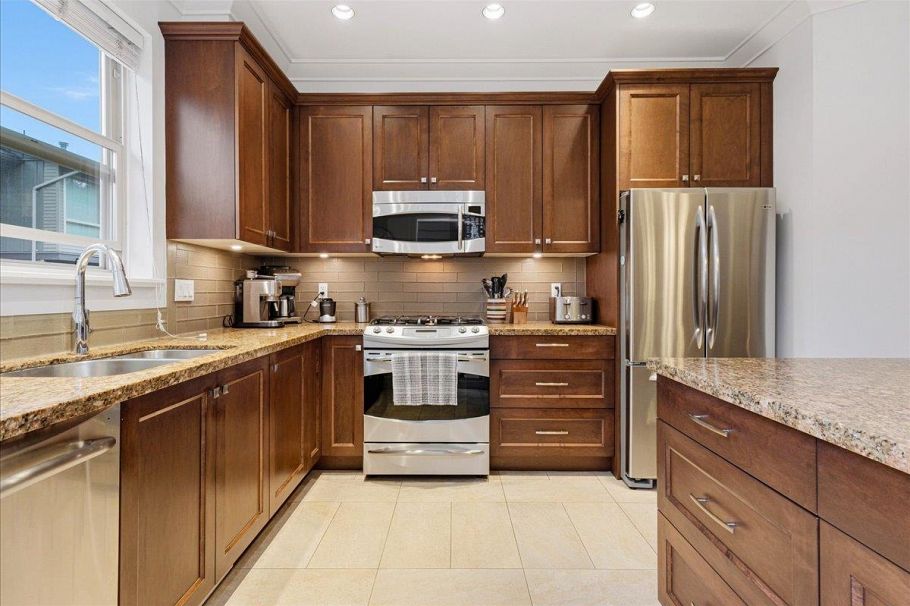 24 897 Premier Street North Vancouver, BC - 18