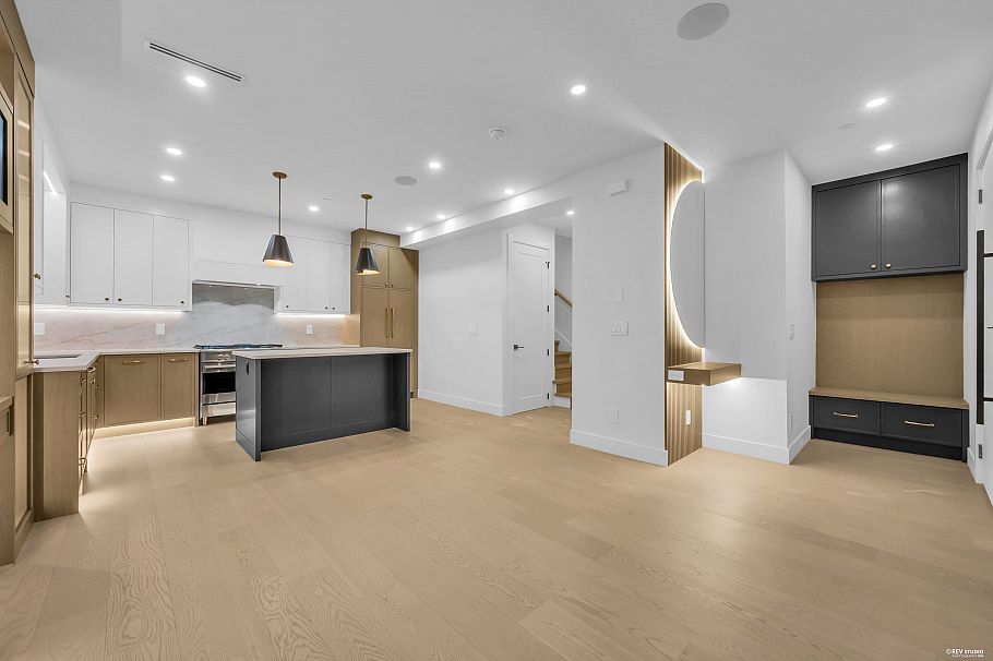 1 5150 Spencer Street Vancouver, BC - 11