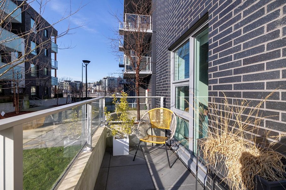 3 8693 Oolichan Way Vancouver, BC - 3
