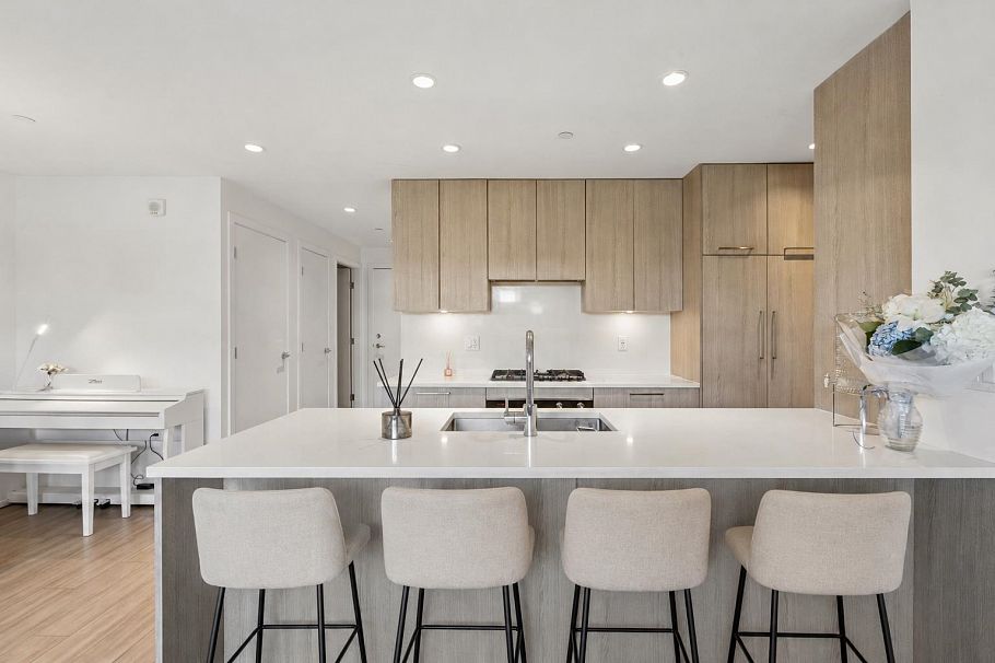 203 747 E 3rd Street North Vancouver, BC - 6
