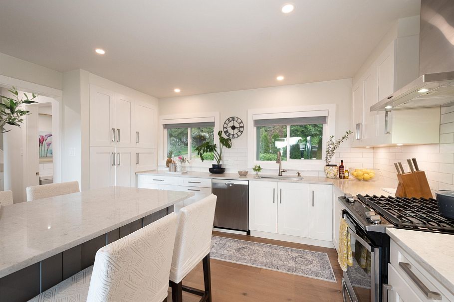 3067 Plymouth Drive North Vancouver, BC - 7