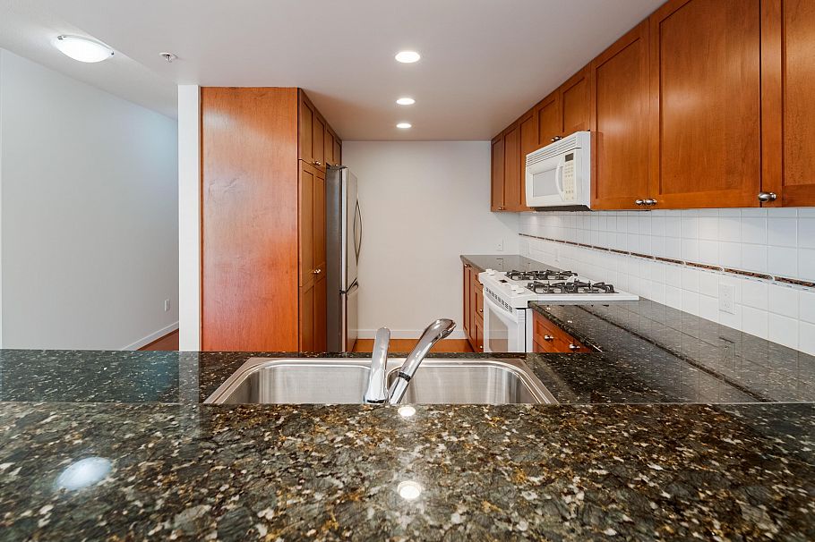 317 1425 W 6th Avenue Vancouver, BC - 11