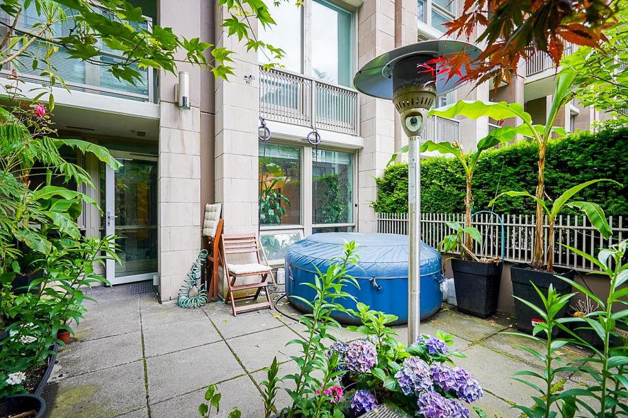 210 1055 Richards Street Vancouver, BC - 26