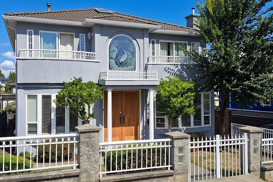 3207 Vimy Crescent Vancouver, BC - 2