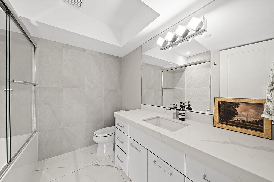 2 233 W 5th Street North Vancouver, BC - 17