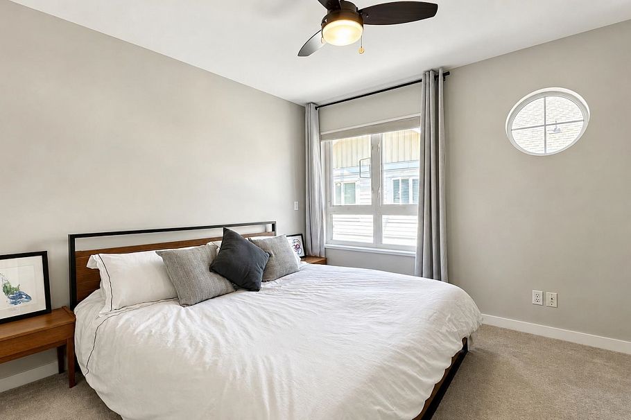 13 915 Tobruck Avenue North Vancouver, BC - 17