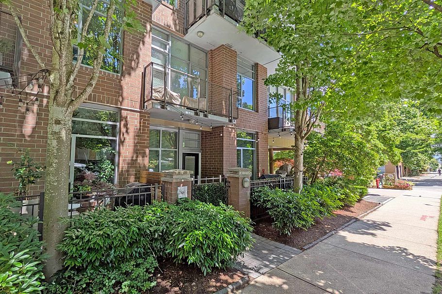 357 E 11th Avenue Vancouver, BC - 1
