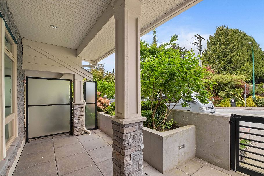 5 115 W Queens Road North Vancouver, BC - 21