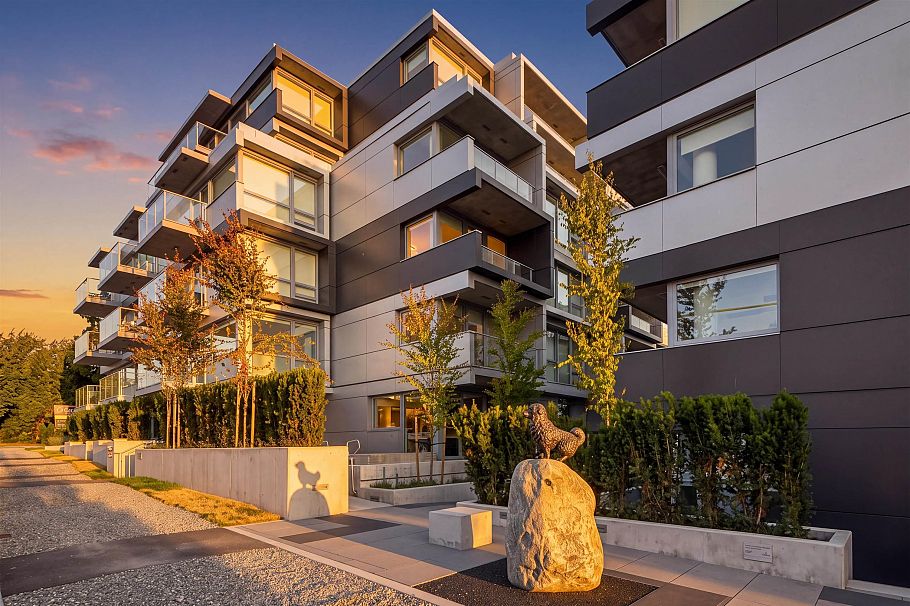 101 8030 Oak Street Vancouver, BC - 2