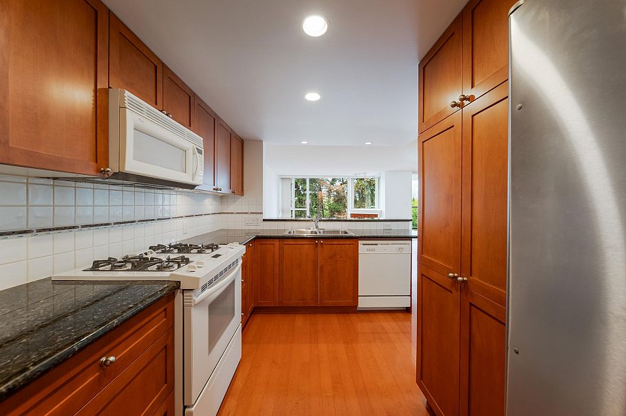 317 1425 W 6th Avenue Vancouver, BC - 12