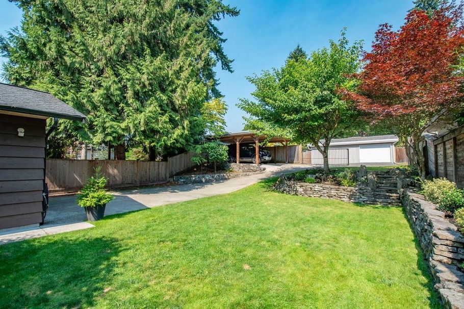 1218 W 22nd Street North Vancouver, BC - 13