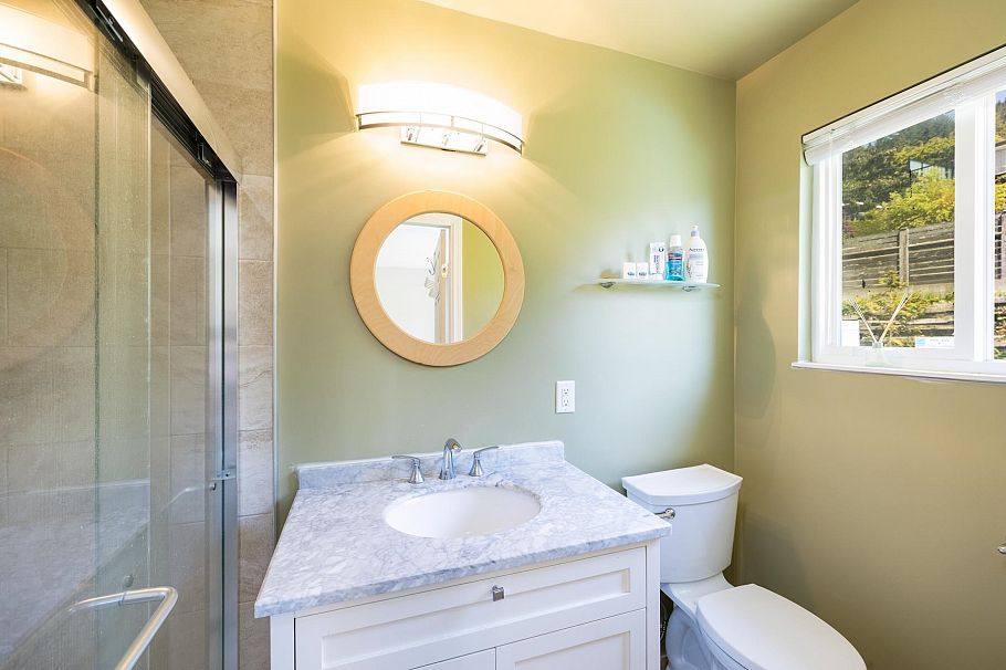 454 Monteray Avenue North Vancouver, BC - 16