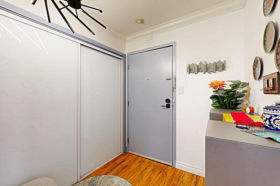 204 252 W 2nd Street North Vancouver, BC - 35