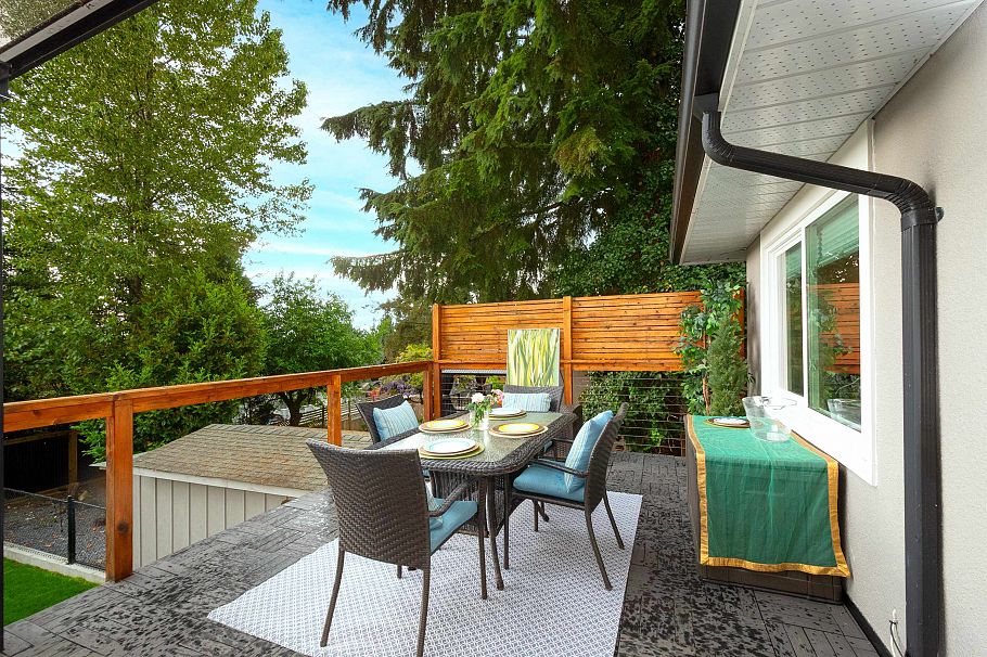 3067 Plymouth Drive North Vancouver, BC - 17