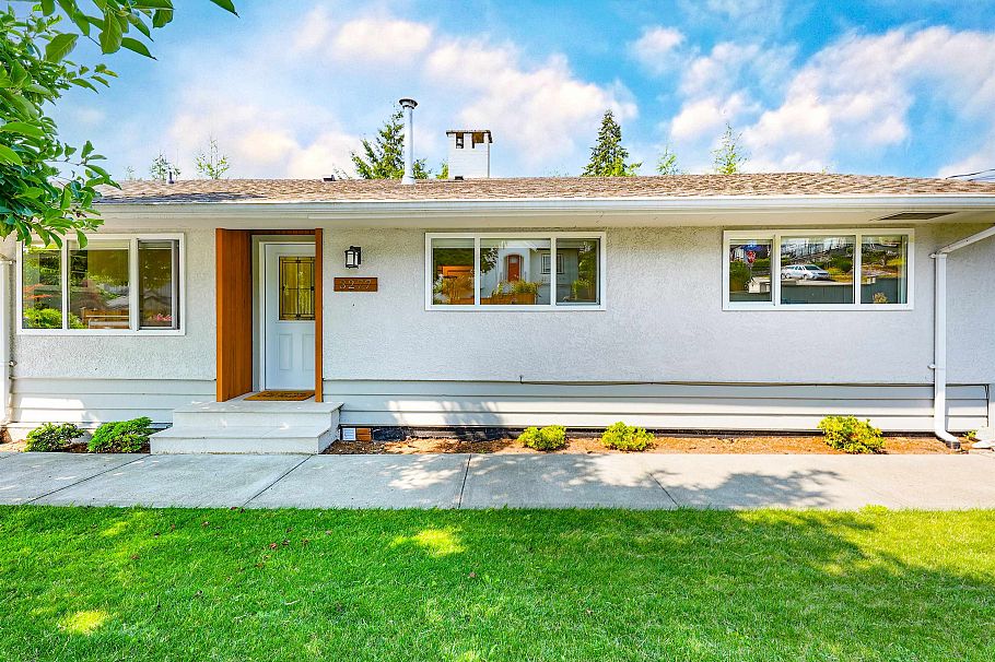 3277 Chesterfield Avenue North Vancouver, BC - 21