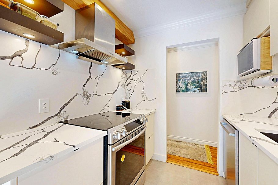 204 252 W 2nd Street North Vancouver, BC - 5