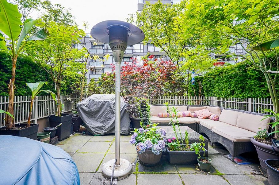 210 1055 Richards Street Vancouver, BC - 23