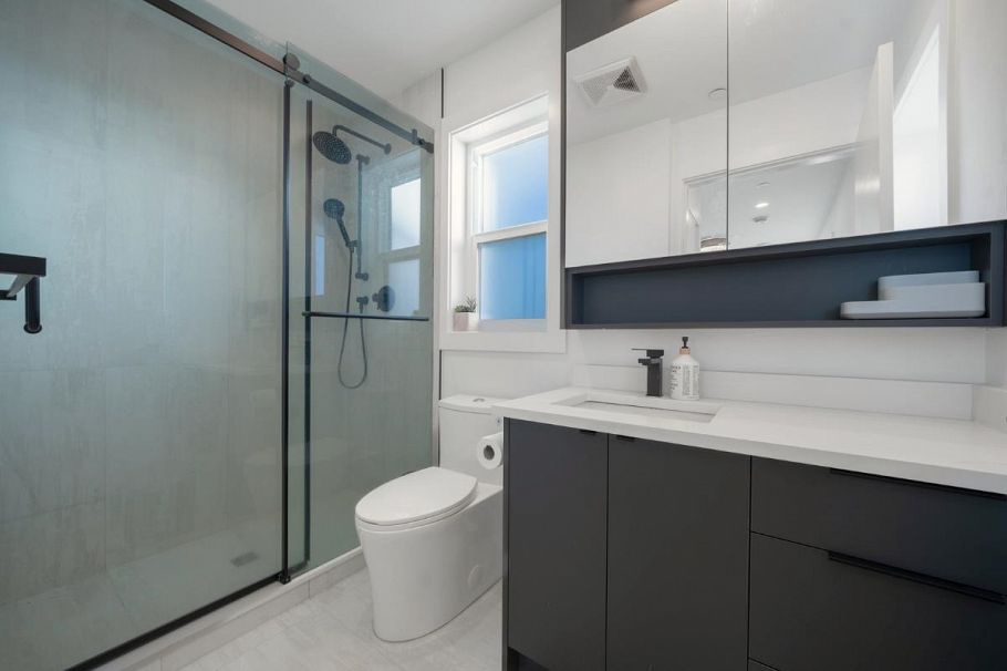 1907 E 40th Avenue Vancouver, BC - 11