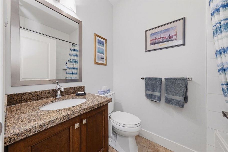 24 897 Premier Street North Vancouver, BC - 12