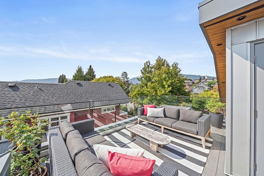 2 233 W 5th Street North Vancouver, BC - 29