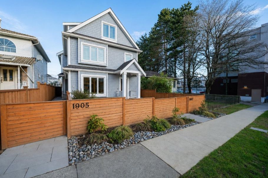 1907 E 40th Avenue Vancouver, BC - 18