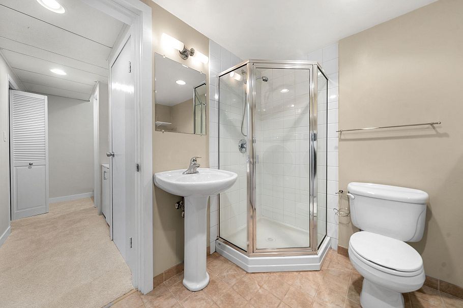 1828 Purcell Way North Vancouver, BC - 33