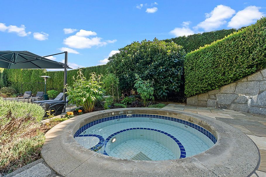 5168 Redonda Drive North Vancouver, BC - 23