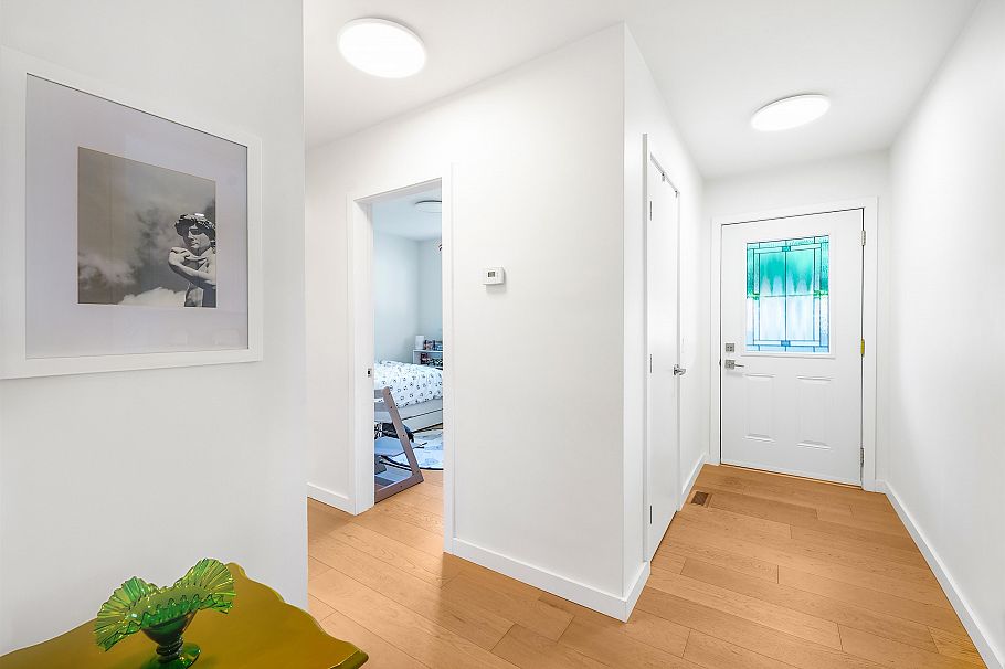3277 Chesterfield Avenue North Vancouver, BC - 26
