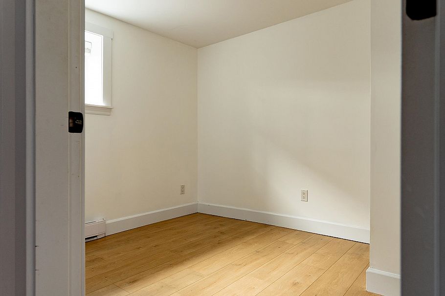 4883 Beatrice Street Vancouver, BC - 28