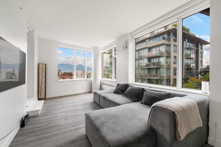 406 209 E 7th Avenue Vancouver, BC - 1