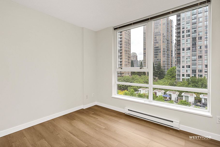 808 939 Expo Boulevard Vancouver, BC - 9