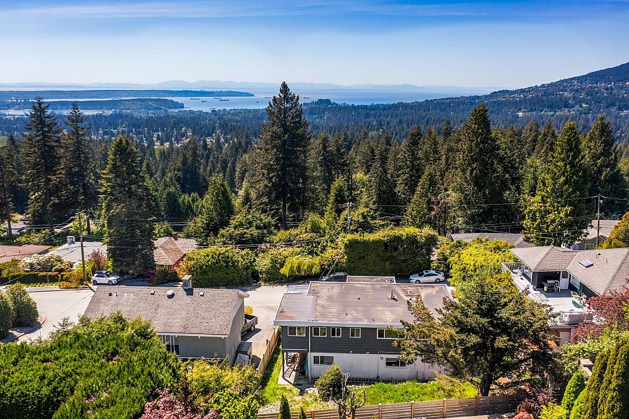 454 Monteray Avenue North Vancouver, BC - 22