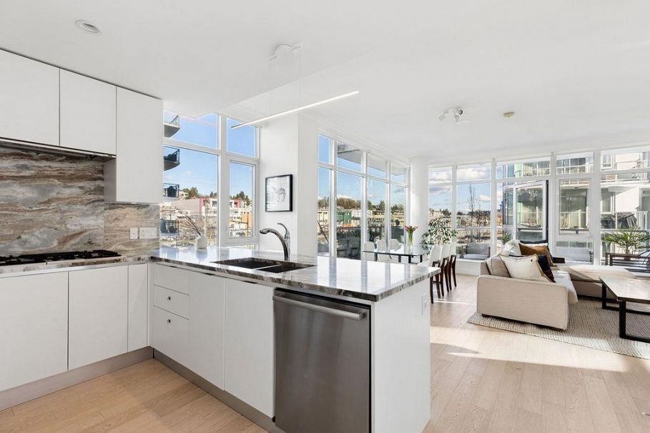 409 185 Victory Ship Way North Vancouver, BC - 1