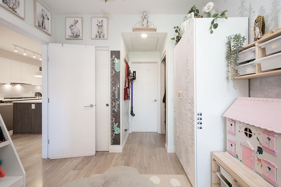 111 615 E 3rd Street North Vancouver, BC - 25