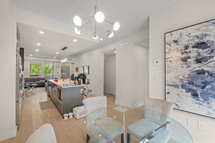 5 115 W Queens Road North Vancouver, BC - 8