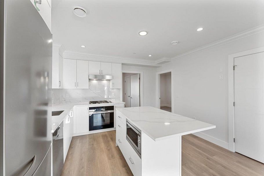 2227 W 16th Avenue Vancouver, BC - 12