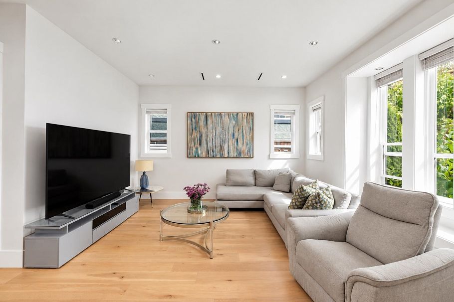 344 E 21 Street North Vancouver, BC - 27