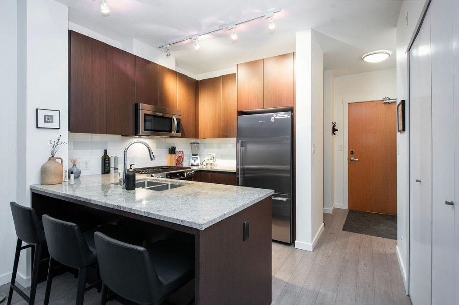 206 135 W 2nd Street North Vancouver, BC - 5