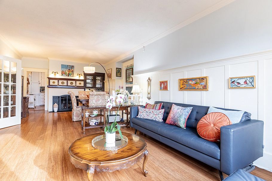 114 W Kings Road North Vancouver, BC - 15