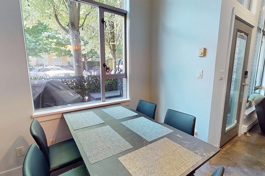 357 E 11th Avenue Vancouver, BC - 6