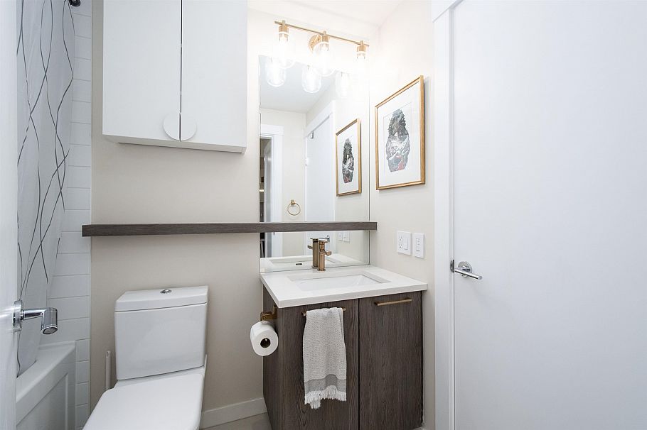 111 615 E 3rd Street North Vancouver, BC - 22