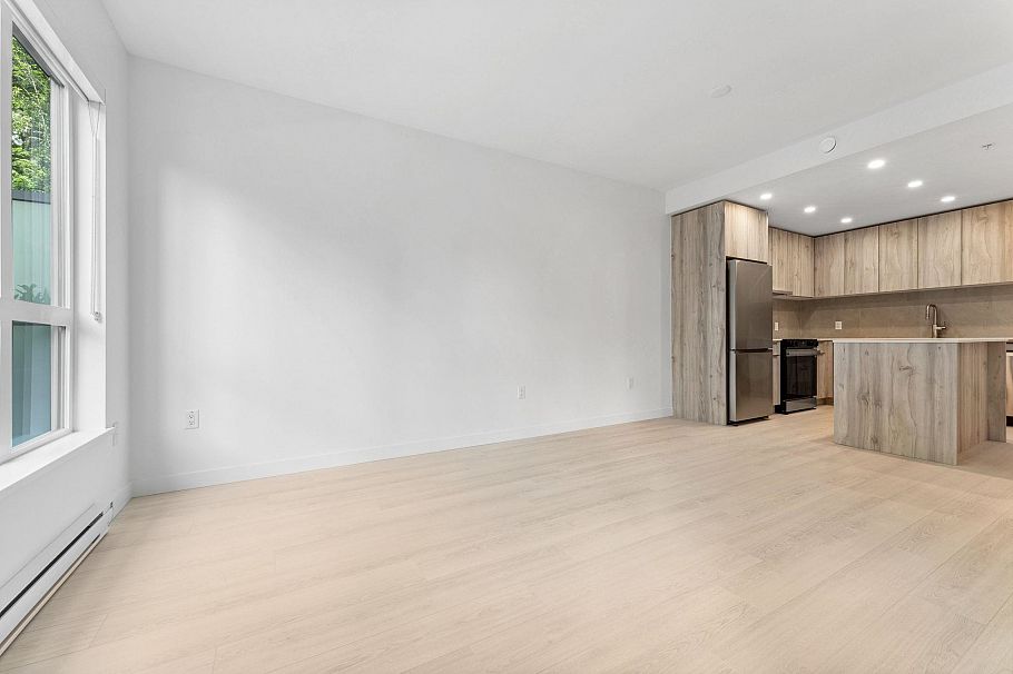 209 3594 Malsum Drive North Vancouver, BC - 9