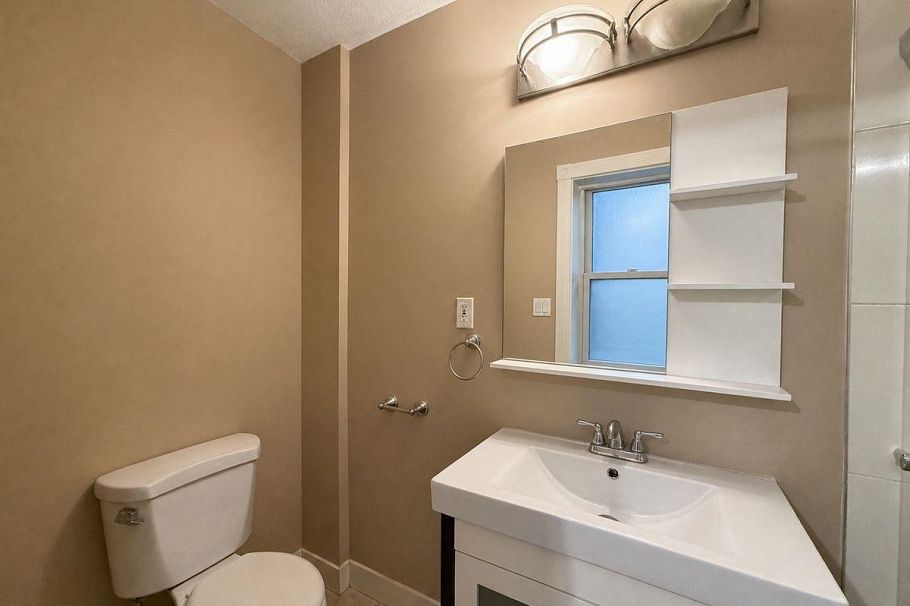 5885 Lincoln Street Vancouver, BC - 36